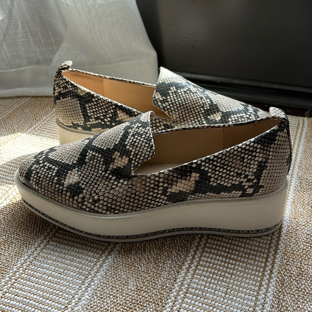 🤍🖤KARL LAGERFELD PARIS Brea Snakeskin-Embossed Leather Platform Loafers 🐍
